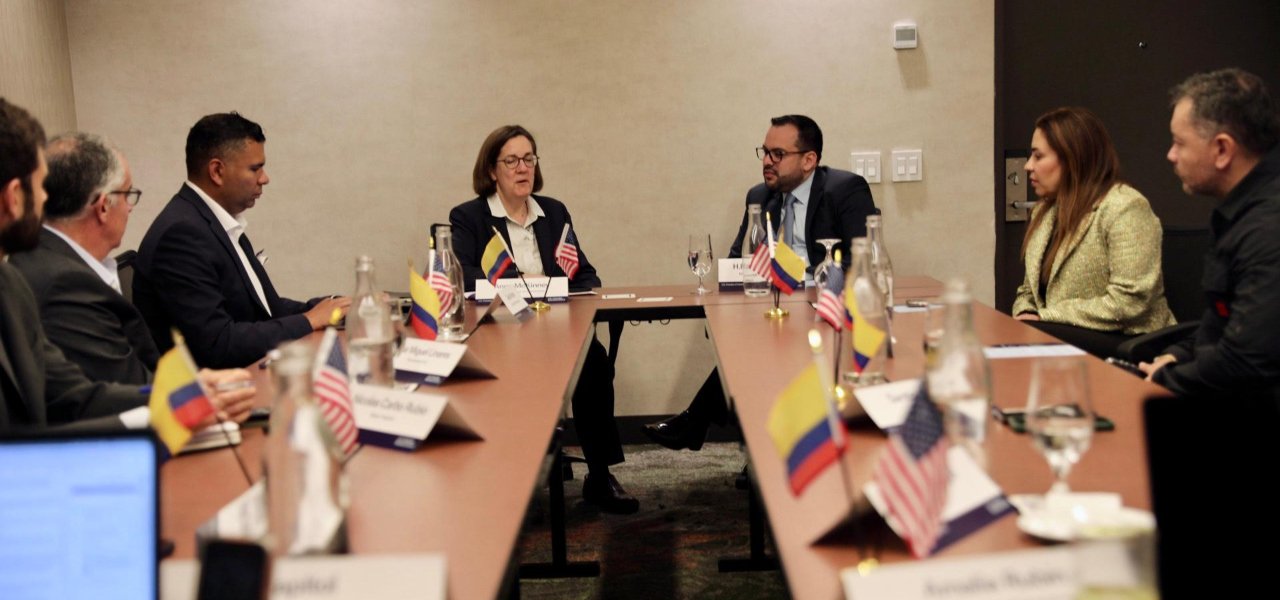 Cámara de Comercio de EE. UU. y empresas reafirman interés en invertir en transición energética y fortalecimiento institucional en Colombia