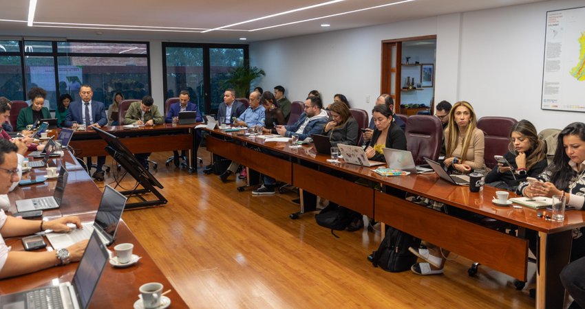 Colombia acelera la transición energética: las energías limpias ya representan el 15,6 % de la matriz eléctrica