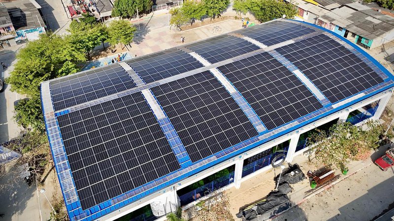 Gobierno invierte $4.894 millones en canchas solares en Barranquilla para bajar costos de energía a 200 familias-1