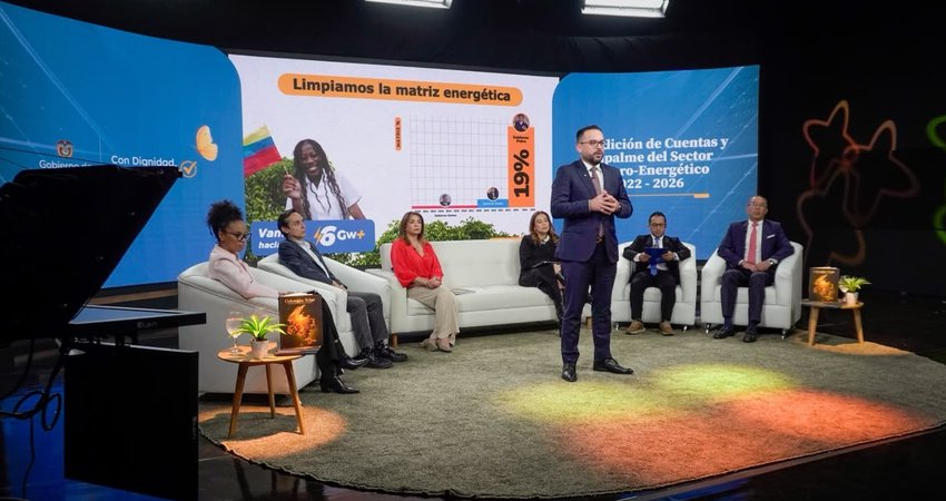 Gobierno simplifica la conexión de estaciones de carga para acelerar la movilidad eléctrica en Colombia