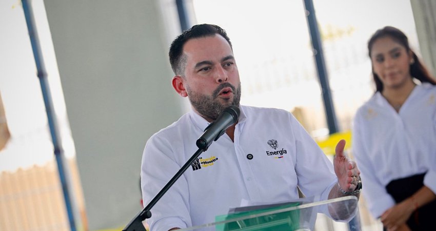 MinEnergía anuncia un paquete de medidas para aliviar a los colombianos afectados por el desastre causado por las inundaciones en ocho departamentos del país