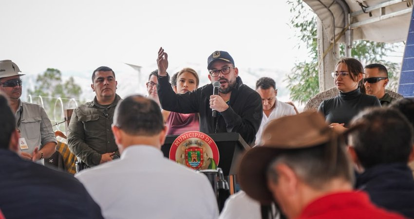 Ministro Edwin Palma anuncia plan de acción para proteger el suministro de energía y gas frente al Fenómeno de El Niño